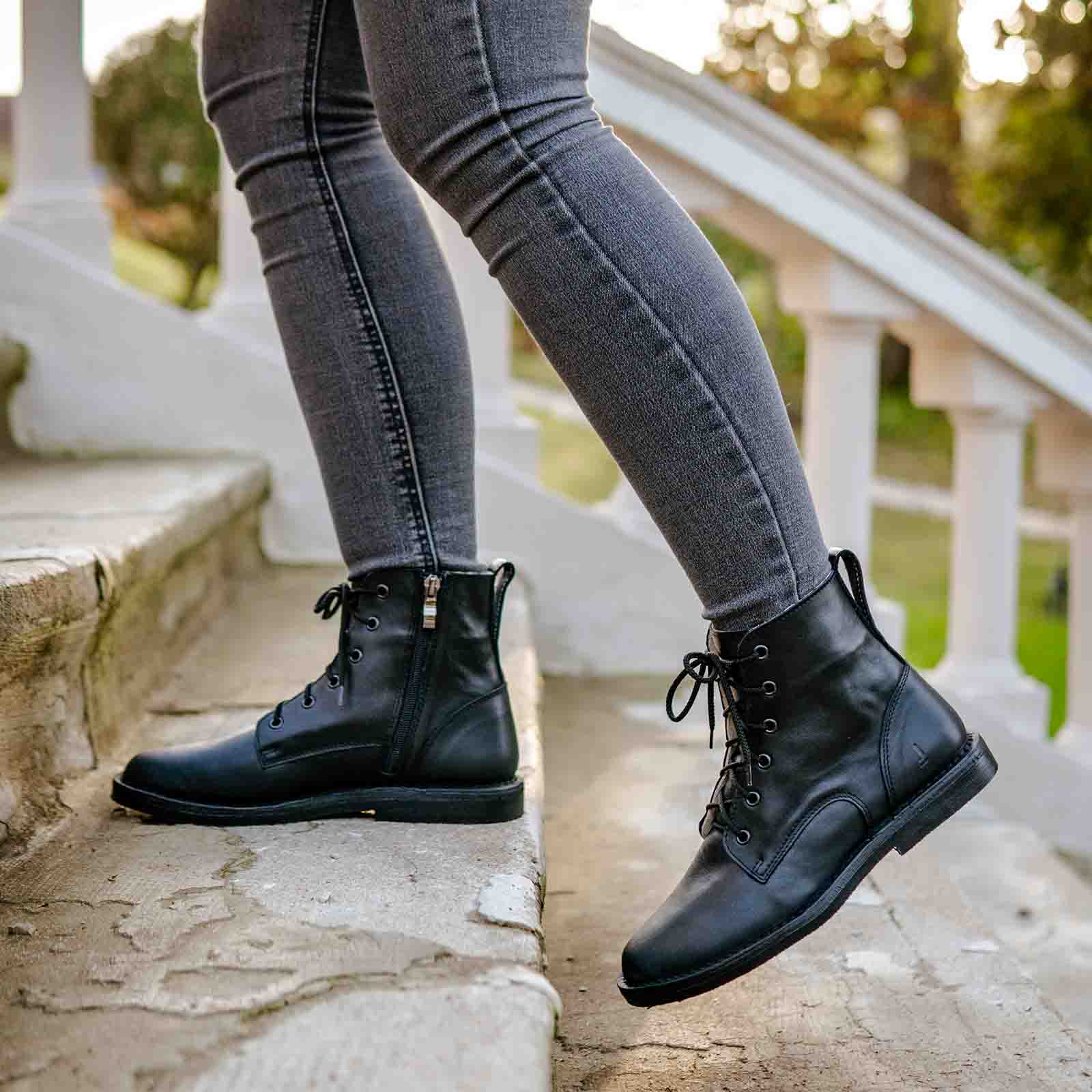 Derby High Zip Black