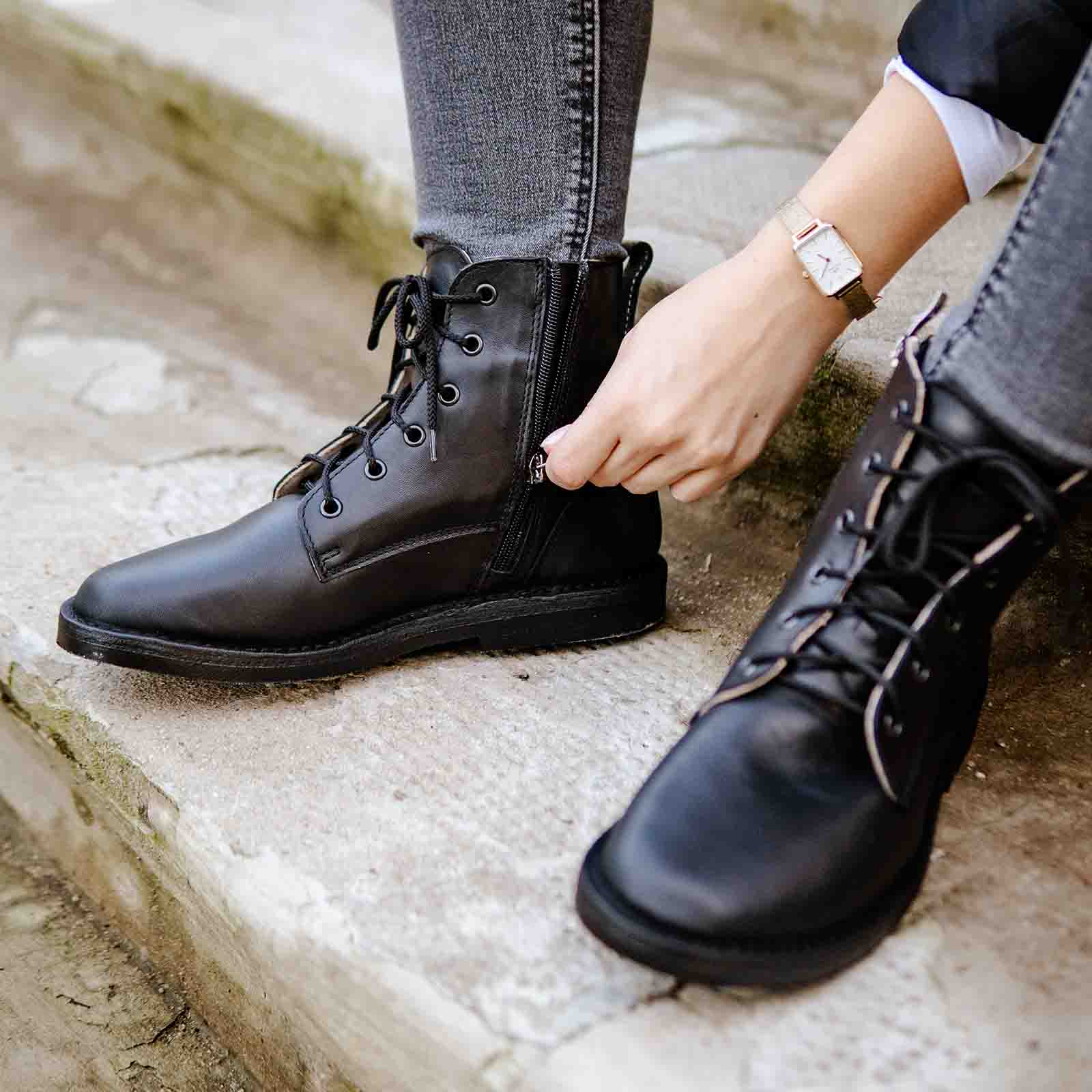 Derby High Zip Black